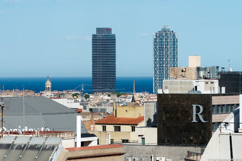 20160529_182504 D4S.jpg - Skyscrapers, Barcelona